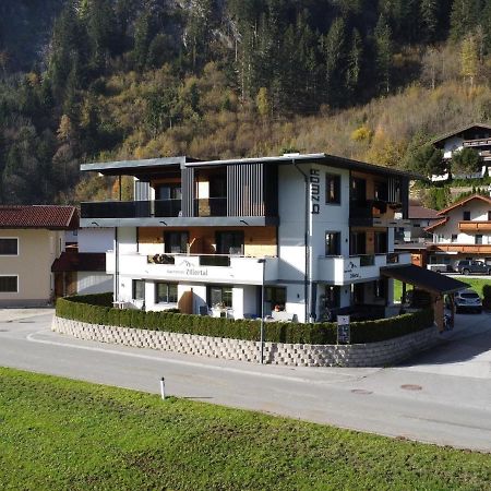 Holiday Flat Near Four Ski Lifts In Mayrhofen Eksteriør billede